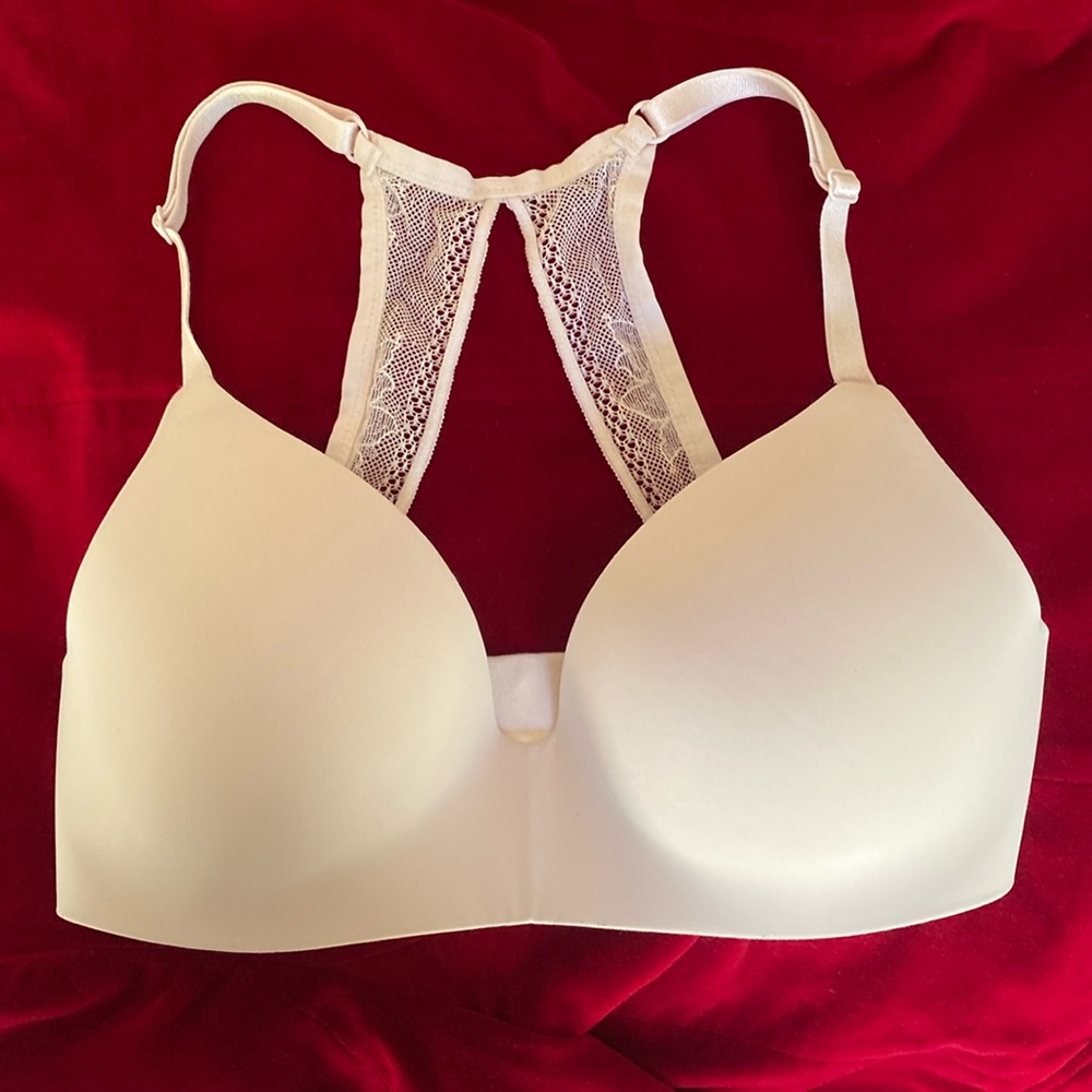 Victoria’s Secret Wireless Bra NWOT
